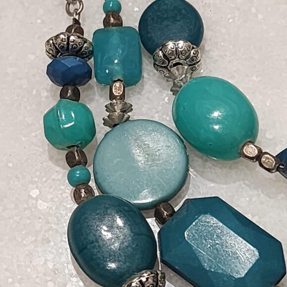 Turquoise Elegance Multi-Layered Beaded Necklace - Picture 2 of 7